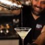 Lasst uns auf einen wundervollen Abend anstoßen! Egal, ob du auf fruchtige Cocktails, Tequila oder Wein stehst, unsere Drinks werden immer mit viel Liebe und Präzision für euch angerichtet Lasst uns auf einen wundervollen Abend anstoßen! Egal, ob du auf fruchtige Cocktails, Tequila oder Wein stehst, unsere Drinks werden immer mit viel Liebe und Präzision für euch angerichtet
