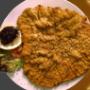 Original Wiener Kalbsschnitzel mit Preiselbeeren- hier bei Restaurant Otto Weingartshofer