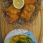 Backhuhn mit Kartoffel-Vogerlsalat im Heubett