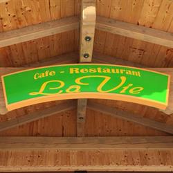 La Vie Caféhaus & Restaurant