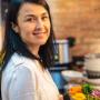 Kennt ihr eigentlich die "5 am Tag"-Regel?
Wer täglich fünf Portionen Obst und Gemüse zu sich nimmt, versorgt seinen Körper mit wichtigen Vitaminen, Mineralstoffen und sekundären Pflanzenstoffen Kennt ihr eigentlich die "5 am Tag"-Regel?
Wer täglich fünf Portionen Obst und Gemüse zu sich nimmt, versorgt seinen Körper mit wichtigen Vitaminen, Mineralstoffen und sekundären Pflanzenstoffen