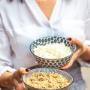 Quinoa oder Sushi Reis? Oder doch eine andere Base für eure Bowl? Eine kohlenhydratreiche Stärkebeilage ist eine super Basis, so hält euch die Bowl auch lange satt! Clean Eating leicht gemacht. Quinoa oder Sushi Reis? Oder doch eine andere Base für eure Bowl? Eine kohlenhydratreiche Stärkebeilage ist eine super Basis, so hält euch die Bowl auch lange satt! Clean Eating leicht gemacht.