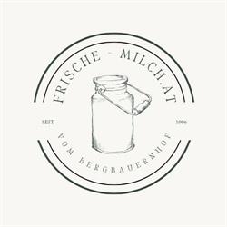 Frische Milch vom Bergbauernhof