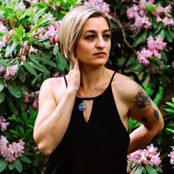 Christina Mayr - Medium, Mentorin & Dipl. Energetikerin