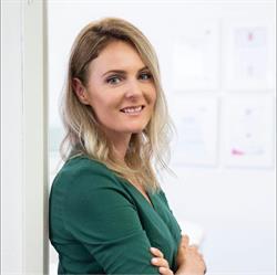 Claudia Hermes Beauty, Dauerhafte Haarentfernung mit Diodenlaser-Lashlifting