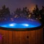 TopSpaXS Badefass 
- Elektroheizung
- Thermostat
- Filteranlage
- UV-Bactic-Safe
- Sprudelsystem
- LED-Bleuchtung
ideal für dicht verbaute Gebiete
www.sisu-sauna.at