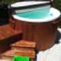 TopSpa XS Edelbadefass mit Elektroheizung, Sprudel, LED, Filteranlage. Geringe Betriebskosten. www.sisu-sauna.at