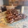 Traditionelle Cevapcici frisch vom Grill – saftig, würzig und authentisch zubereitet. Eine Spezialität aus dem Balkan, serviert im Sofra Restaurant Wien.