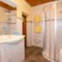 Badezimmer im Apartment Kalkstein im Romantik Aparthotel Sonnleitn