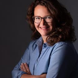 The English Studio...gets you talking & more! by Erika Sundaeus
