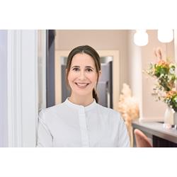 Dr. Fanny Triessnig