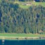 Buchberghof und Steilhang am Wolfgangsee mit Friedenslaterne Buchberghof und Steilhang am Wolfgangsee mit Friedenslaterne