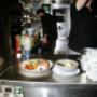 Frische Mezze-Tapas in der Küche von Papas am Naschmarkt in Wien – Ihr orientalisches Restaurant für griechische Spezialitäten und frische Marktküche.