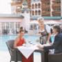 Romantikdinner auf der Poolterasse Grotto Valle Pino des Wellness Hotel ...liebes Rot-Flüh im Tannheimer Tal in Tirol, Österreich Romantikdinner auf der Poolterasse Grotto Valle Pino des Wellness Hotel ...liebes Rot-Flüh im Tannheimer Tal in Tirol, Österreich