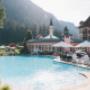 Sommer in den Bergen - Wellnesshotel ...liebes Rot-Flüh im Tannheimer Tal mit großzügigen Freibad Sommer in den Bergen - Wellnesshotel ...liebes Rot-Flüh im Tannheimer Tal mit großzügigen Freibad