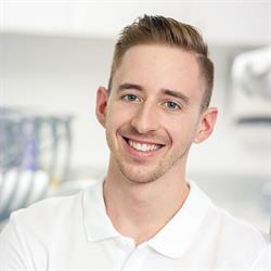 Dr. Lukas Hallmann