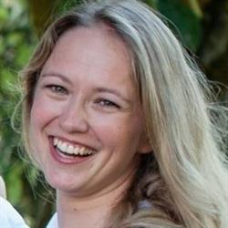 Hebamme Karina Schwarzenberger