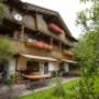 Haus Südseite mit Terrasse und Garten