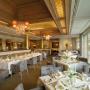 Alpina-Restaurant mit Show Cooking, Alpiner-Küche und Buffet Alpina-Restaurant mit Show Cooking, Alpiner-Küche und Buffet