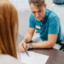 IVY Arztgespräch Patientin