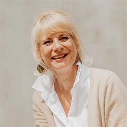 Dr. Sabine Viktoria Schneider
