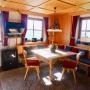 Gemütliche Stube der Hasenaualm, Selbstversorgerhütte in Saalbach-Hinterglemm