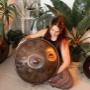 Mit kraftvollem und tiefen Klang stehen die Magical Handpans für Sinnlichkeit. Sie implizieren in ihrer Form und ihren feinen Schwingungen symbolisch das Feminine. Ihr magisches Klangfeld zeichnet sich durch sehr stabile Töne aus.
Du kannst die Magical Handpan im Handpan Showroom Almtal ausprobieren und kaufen oder bei www.Handpan.World online bestellen. Mit kraftvollem und tiefen Klang stehen die Magical Handpans für Sinnlichkeit. Sie implizieren in ihrer Form und ihren feinen Schwingungen symbolisch das Feminine. Ihr magisches Klangfeld zeichnet sich durch sehr stabile Töne aus.
Du kannst die Magical Handpan im Handpan Showroom Almtal ausprobieren und kaufen oder bei www.Handpan.World online bestellen.