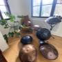 Du weißt nicht, worauf Du bei der Anschaffung einer Handpan achten solltest? Kein Problem, hier hilft Dir Anja, aus dem Handpan Showroom Almtal in Österreich, gerne mit ihrer Expertise weiter und nimmt sich Zeit, die optimal zu Dir passende Handpan zu finden. Die Handpan-Vielfalt ist groß, da kann es schwer fallen sich für ein Modell zu entscheiden. Hier kann Anja Dich unterstützen und beraten. Tonart, Skala, Material, Form, Anzahl Tonfelder, Hersteller, Preis – all das gilt es abzuwägen. Du weißt nicht, worauf Du bei der Anschaffung einer Handpan achten solltest? Kein Problem, hier hilft Dir Anja, aus dem Handpan Showroom Almtal in Österreich, gerne mit ihrer Expertise weiter und nimmt sich Zeit, die optimal zu Dir passende Handpan zu finden. Die Handpan-Vielfalt ist groß, da kann es schwer fallen sich für ein Modell zu entscheiden. Hier kann Anja Dich unterstützen und beraten. Tonart, Skala, Material, Form, Anzahl Tonfelder, Hersteller, Preis – all das gilt es abzuwägen.