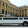 Exklusive Stretch-Limousine von Royal Limousinen Traiskirchen – luxuriöse Hummer H2 Limo für Hochzeiten, Events und VIP-Fahrten. Stilvolles Erlebnis mit Chauffeur-Service.
