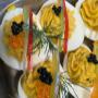Gefüllte Eier mit Kräutern und feiner Garnitur – ein hausgemachter Snack für Lunch in Wien, passend zum Bio Mittagessen im Vitmins.