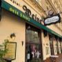 Das D’Landsknecht Wien – traditionsreiches Restaurant seit 1897 mit klassischer Wiener Küche, regionalen Weinen und gemütlicher Atmosphäre für echte Genussmomente.