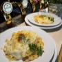 Überbackene Schinkenfleckerl im D’Landsknecht Wien – traditionelles Wiener Hausmannsgericht mit cremiger Sauce und goldbrauner Käsekruste.