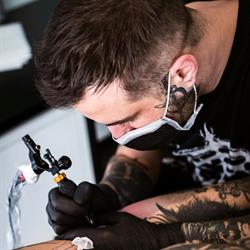 Tattoo Studio / Tod & Teufel Tätowierhandwerk / Tom Kropfitsch
