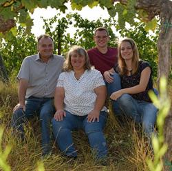 Winzerfamilie Pfalz - Weingut in Hohenruppersdorf im Weinviertel