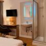 Schreibtischanlage mit TV und FLAT Schreibtischanlage mit TV und FLAT