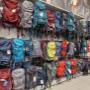 Falle Campingwelt Wien - Österreichs führender Fachhändler für Campingzubehör und Outdoor Ausrüstung! | Rucksackwand