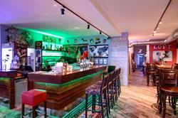Plaza Café & Bar