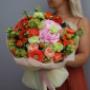 Handgebundener Blumenstrauß in Pastelltönen (u. a. Hortensien, Rosen, Dahlien), dekorativ verpackt mit Satinband. Perfekt als Geschenk. Fleuroom – Blumen & Dekoration, Hauptplatz 7, 2500 Baden.
