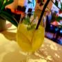 Erfrischung pur: Hausgemachte Limonade mit frischer Minze im Kafe'de Bistro. Dein modernes Lerncafé in Wien für kühle Drinks, WLAN und entspannte Pausen.