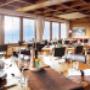 Saal mit Panoramablick