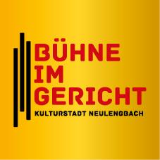 Bühne im Gericht