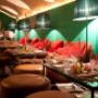 Modern Oriental Cuisine trifft auf Dinner & Dance Concept: Gemütliche Lounge-Ecken im Aux Gazelles. Ideal für Gruppen, Firmenevents und authentisches marokkanisches Fine Dining in Wien 1060.