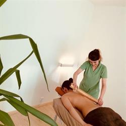 Massagen und Wimpernverlängerung - Marisa Pucher