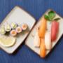 Sushi-Set: Nigiri (Lachs, Garnele, Weißfisch, Thunfisch) & Maki mit Avocado/Lachs.