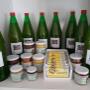 Regionale Bio-Produkte direkt aus der AustroPalm Gärtnerei: naturtrüber Apfelsaft, Fruchtaufstriche, getrocknete Früchte und feine Indianerbananen-Schokolade.