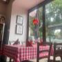 La Delizia Florianigasse 1080 – italienisches Ristorante mit Ausblick auf die Terrasse und traditionellem neapolitanischem Charme.