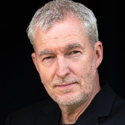 Studio-Sprecher Karsten Lochau