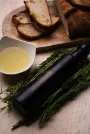 olivenoel-mit-brot-und-rosmarin.jpg