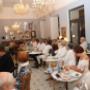 Gemütliche Atmosphäre im Live Musik Café Vanillas Wien. Genießen Sie Wiener Café-Flair sowie Cocktails und Spritzer in unserer Eisdiele mit Sitzplätzen in Wien.