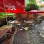 Schattiger Gastgarten der Döblinger Stub‘n in Wien: Das gemütliche Restaurant mit Gastgarten in Döbling lädt zum Genießen im Schanigarten ein.